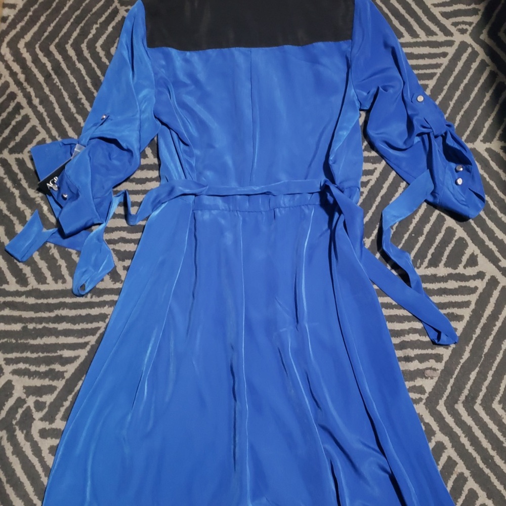 Dress. - Picture 3 of 4